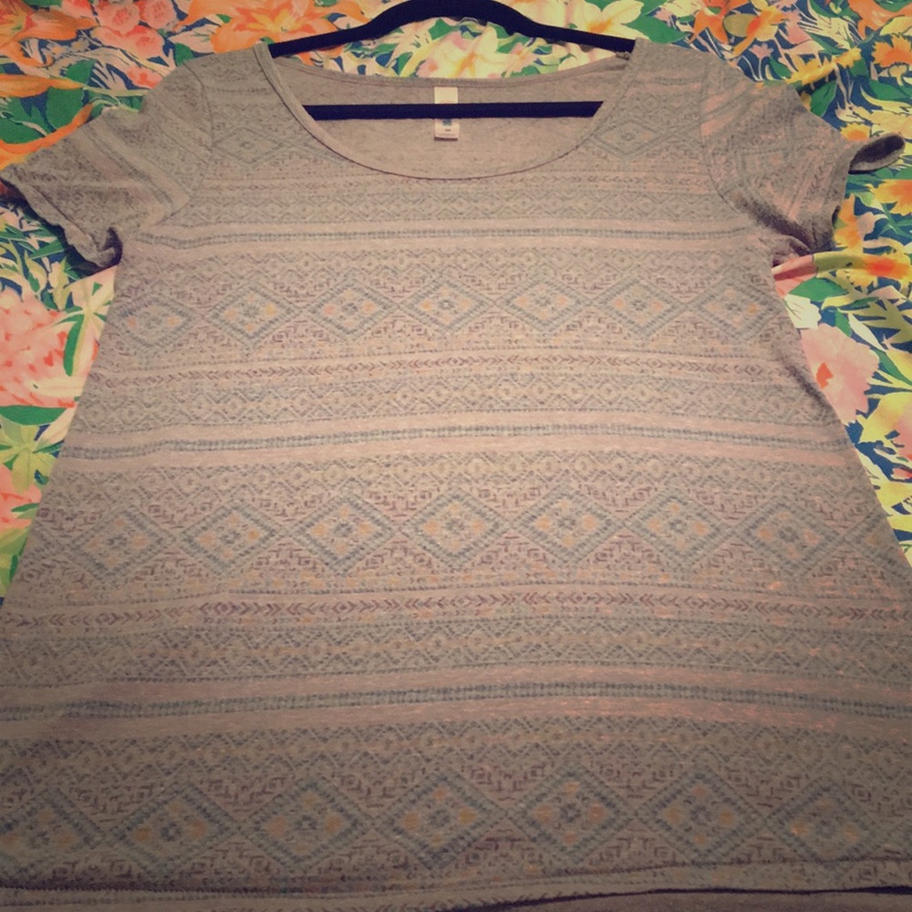 CLEARANCE ITEM: Classic Tee style by LuLaRoe.